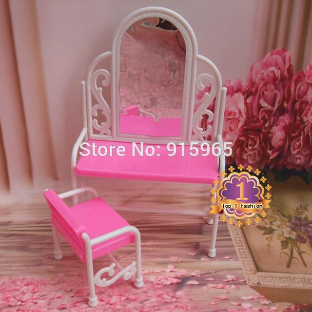 bàn trang điểm búp bê