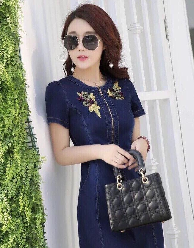 Đầm jean thêu hoa cao cấp phối dây kéo