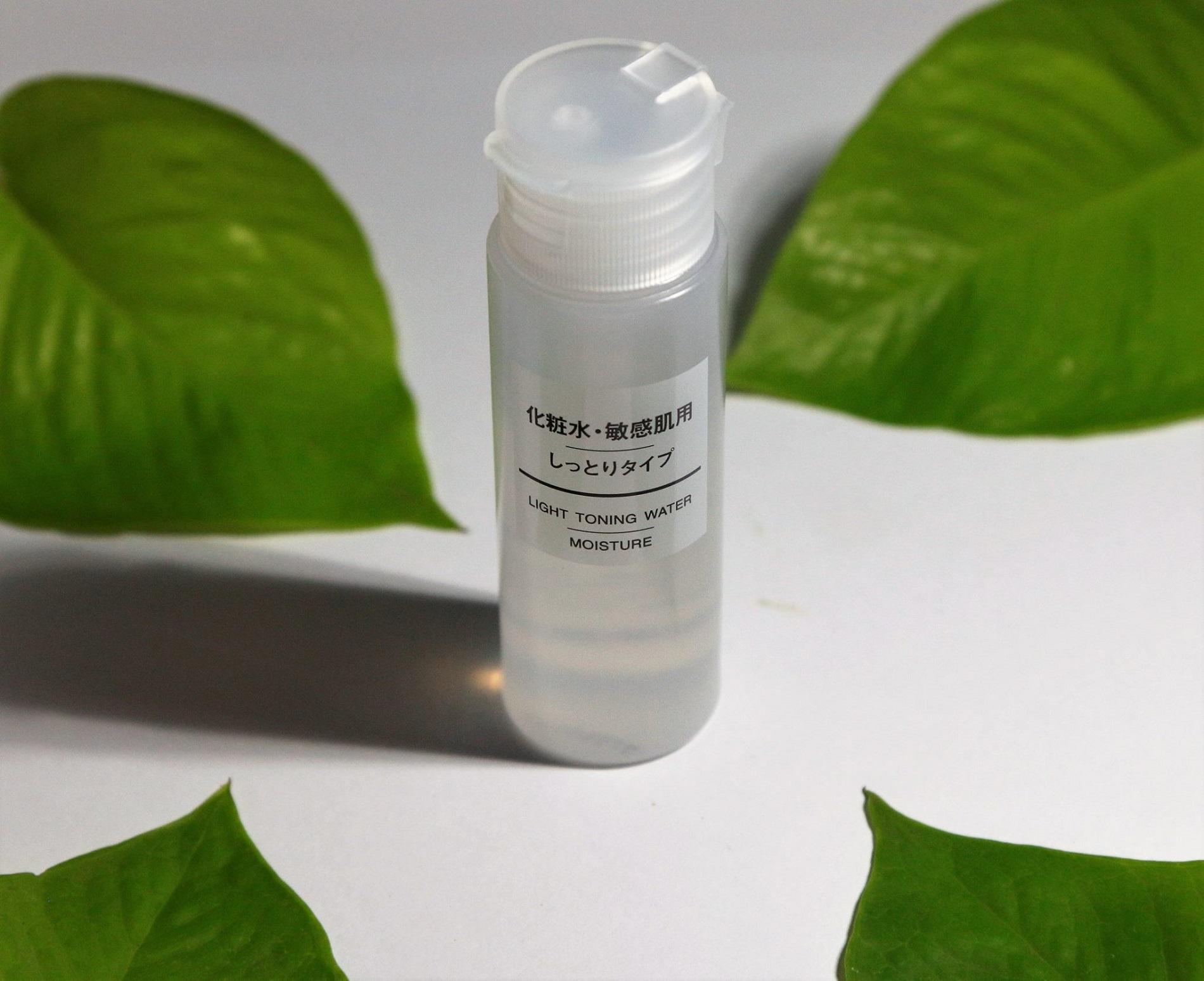 Nước hoa hồng mini Muji Light Toning Water Moisture (50ml)