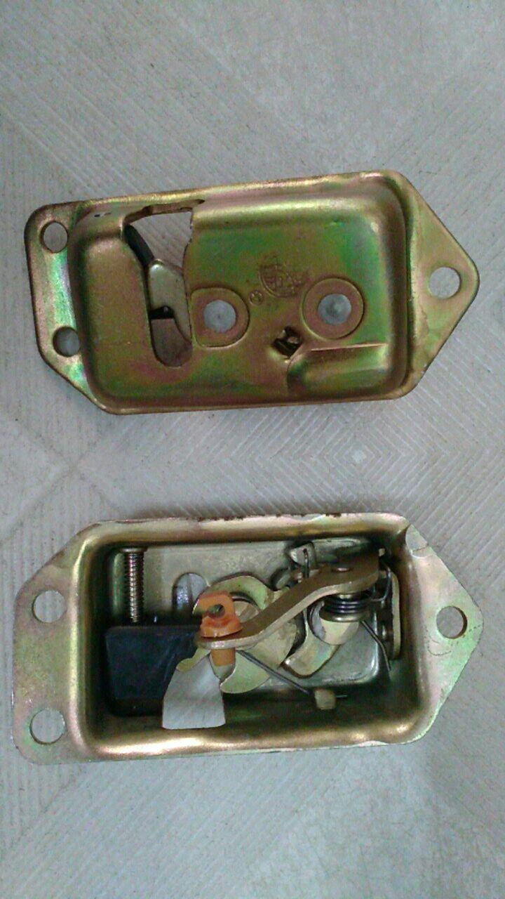 Ổ khóa ngậm cốp sau Suzuki Carry&5 ta&Damas