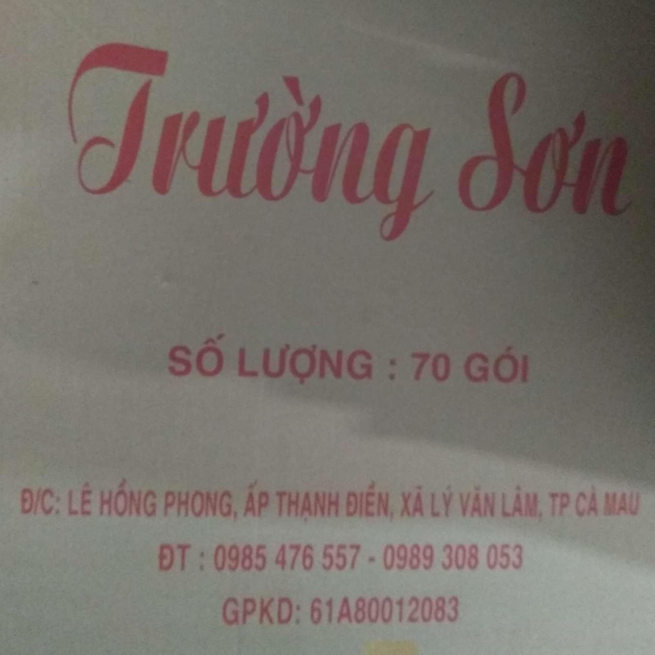 1 thùng Khăn giấy vuông trường sơn( 70 bịt giấy  trong  1 thùng)