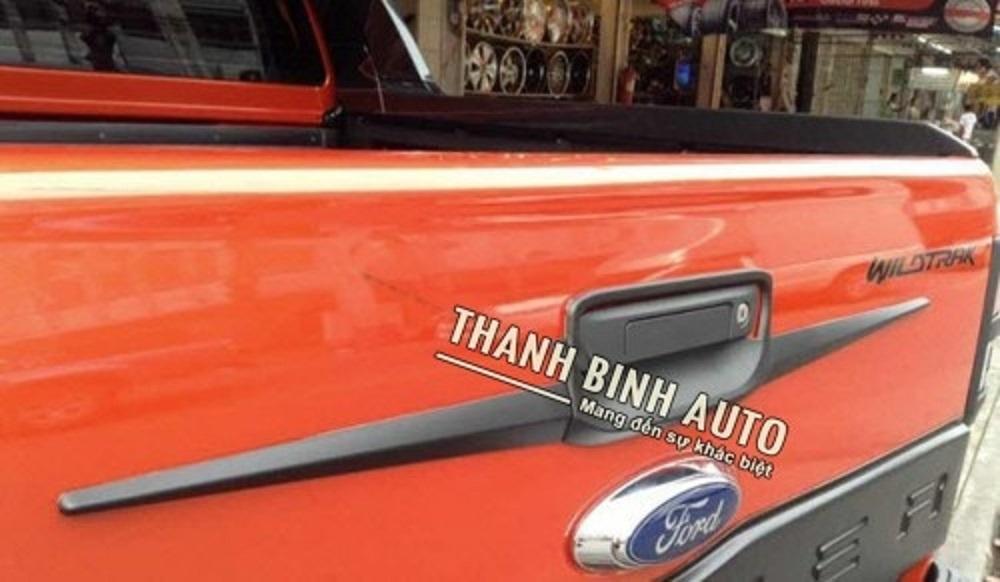 [Hỗ trợ lắp đặt khách Hà Nội] Ốp hõm cốp xe Ford Ranger