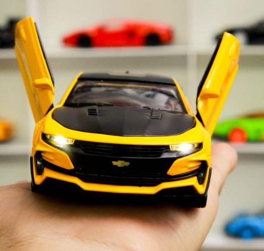 Xe mô hình Chevrolet Camaro 2018 tỷ lệ 1:32(Vàng)