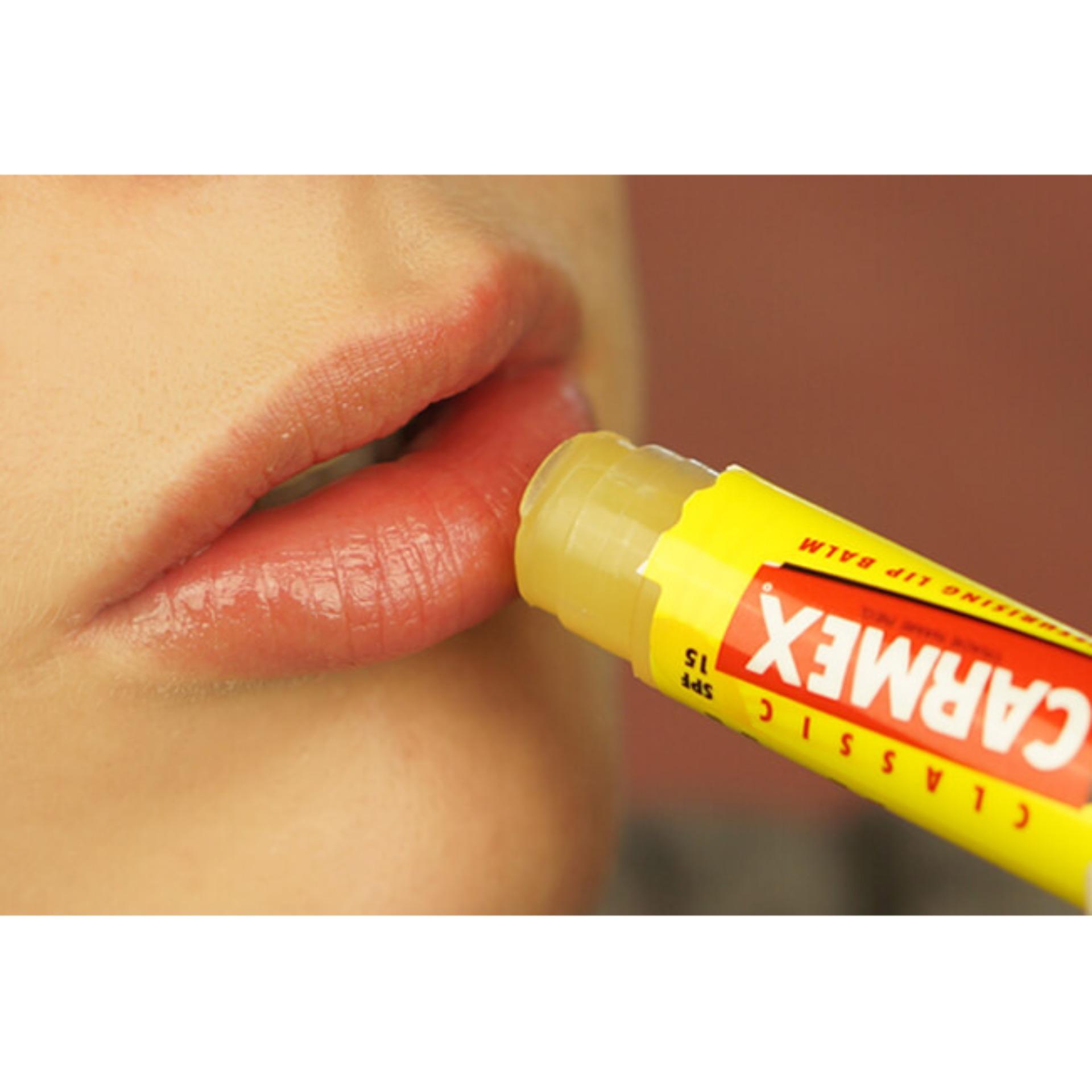 Son Dưỡng Môi Carmex Medicated Classic Lip Balm (Tuýp)