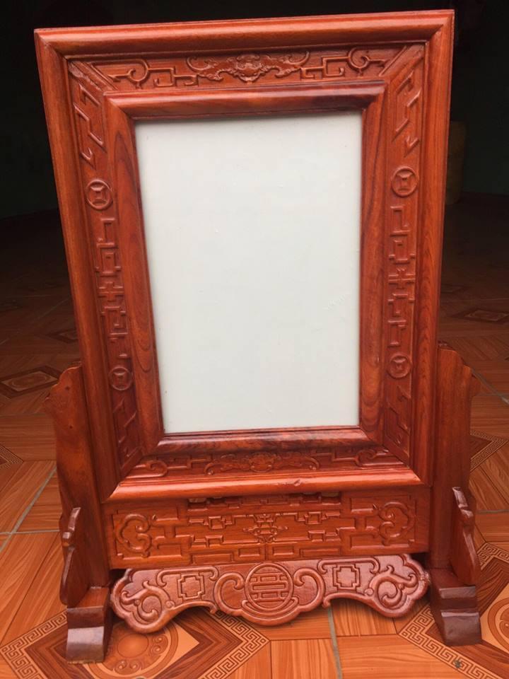 khung ảnh thờ kép triện gỗ hương đỏ kích thước ảnh 20 x 30 cm