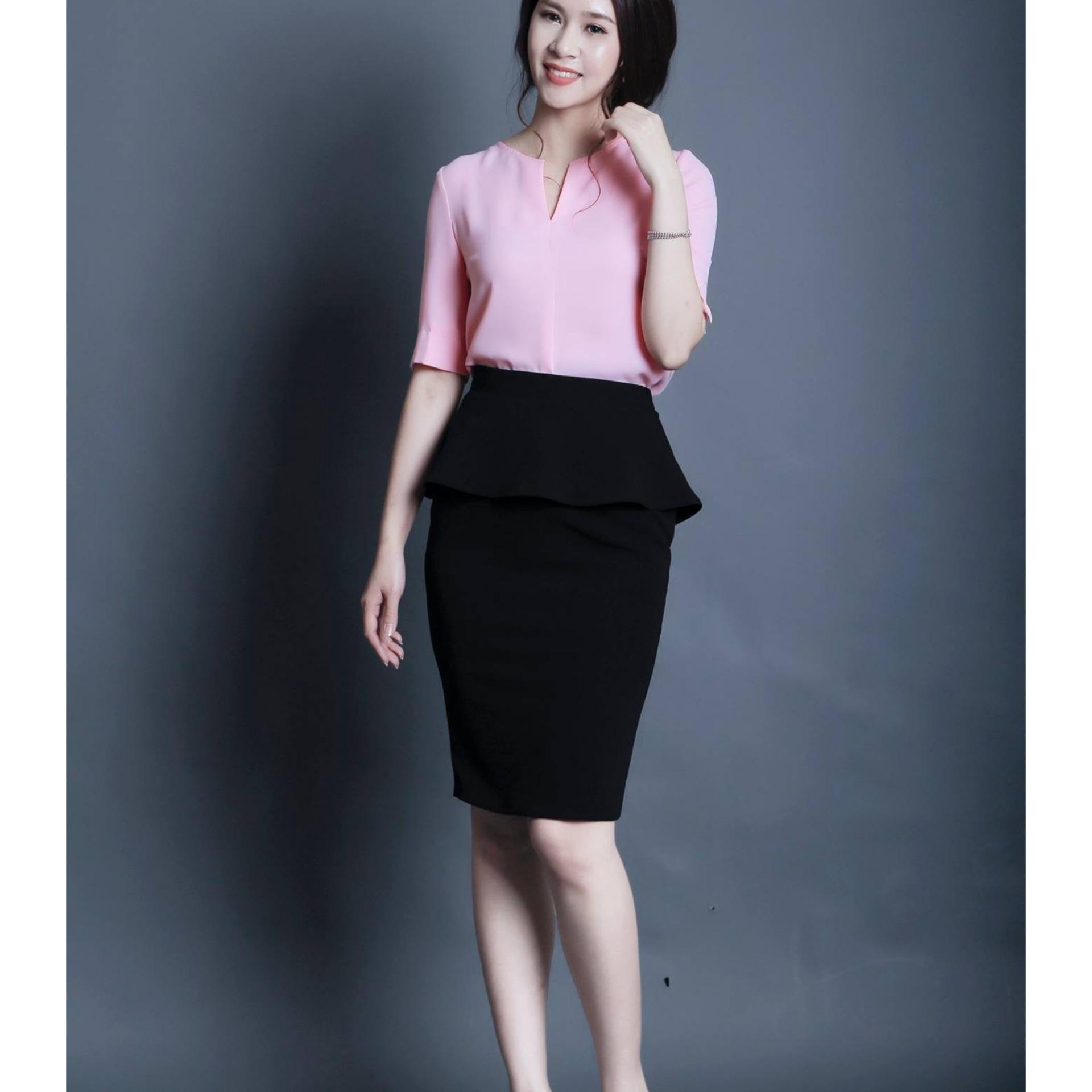 Váy bút chì đen peplum xẻ sau