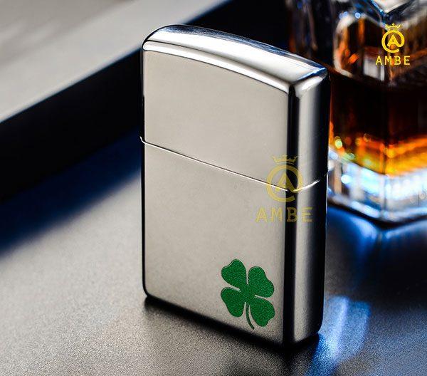 Bật lửa Zippo 24007 cỏ 4 lá may mắn