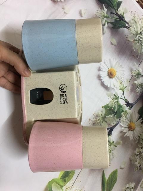 Bộ nhả kem đánh răng lúa mạch kèm 2 cốc