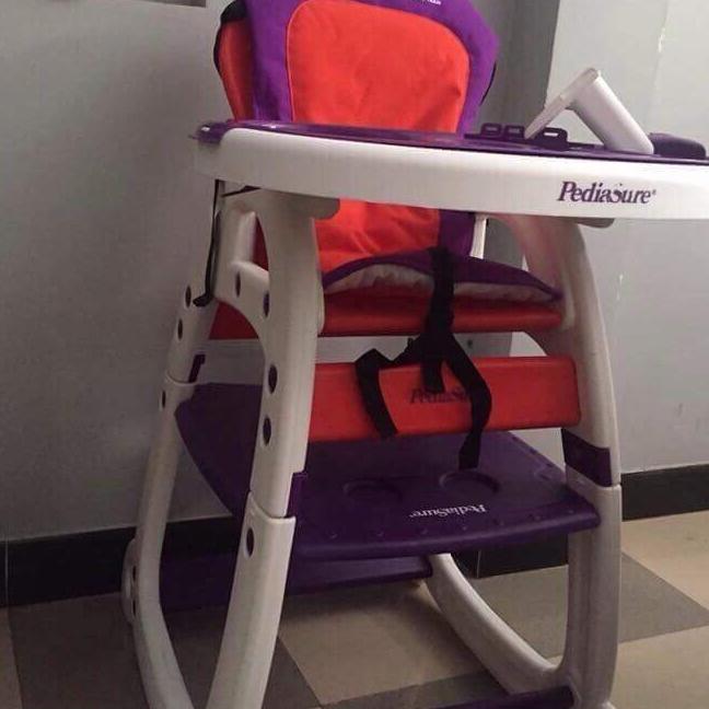 Bộ bàn ghế đa năng an toàn cho bé