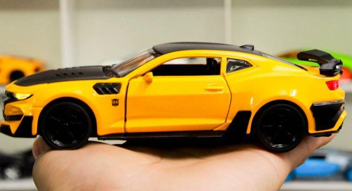 Xe mô hình Chevrolet Camaro 2018 tỷ lệ 1:32(Vàng)