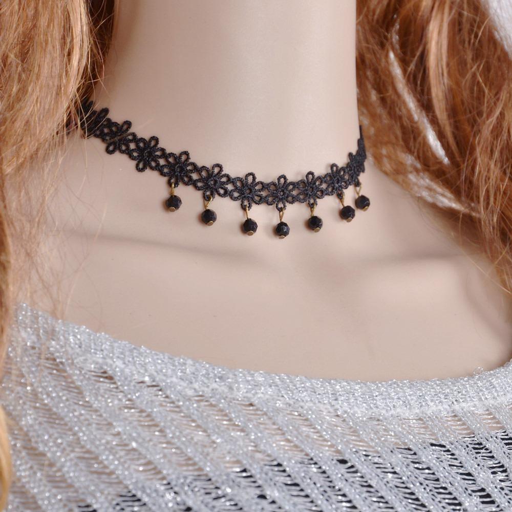 Vòng cổ choker ren hoa hạt châu đen tròn điệu đà