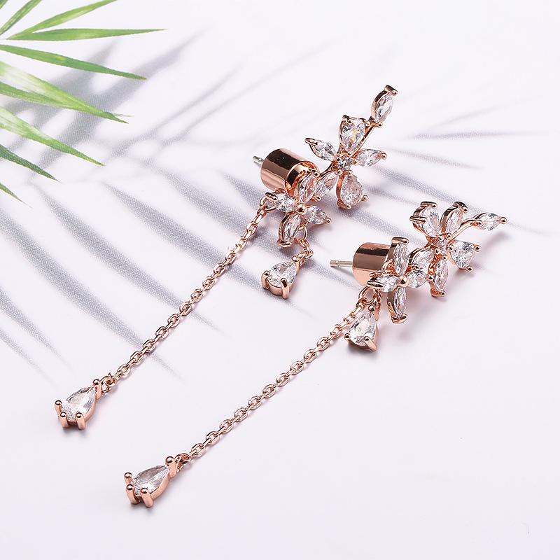 Bông tai Thư Kí Kim hoa đá zircon dáng dài
