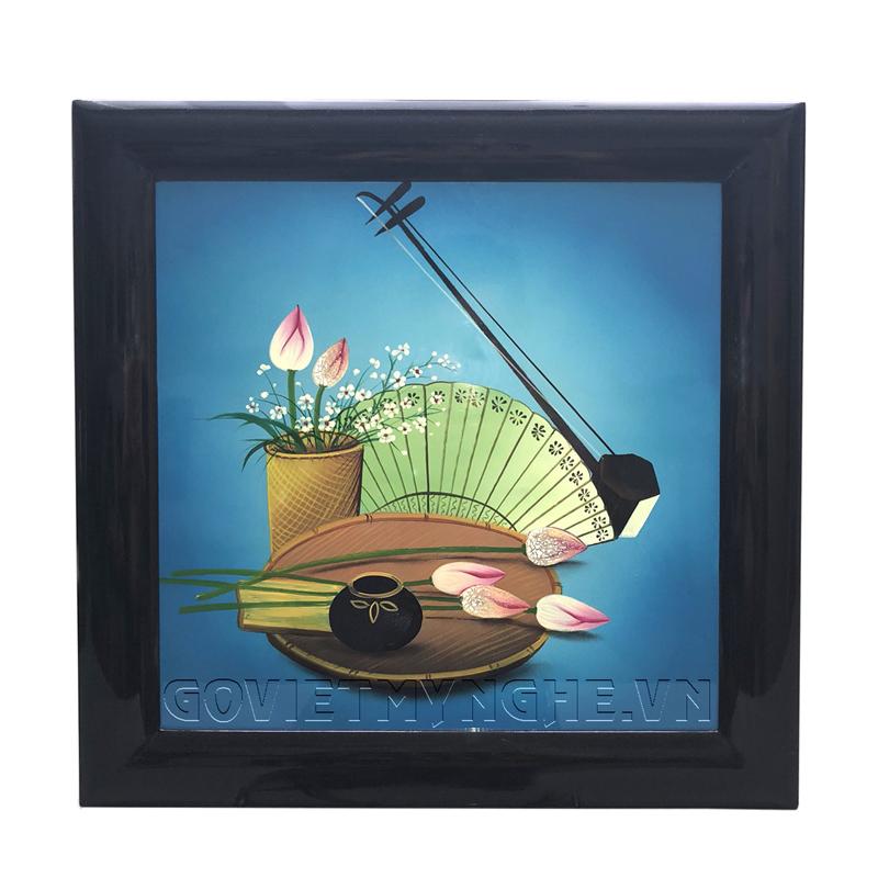 Tranh Sơn Mài Tĩnh Vật - Hoa Sen & Đàn Nhị - 40x40cm