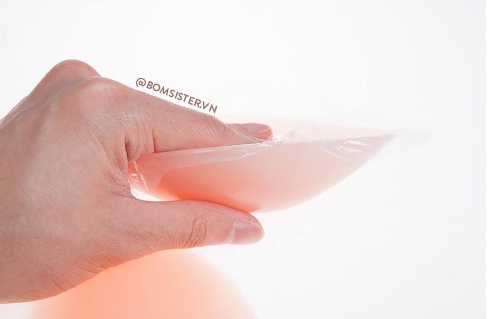 Miếng dán ngực tạo dáng SILICON dây trong suốt