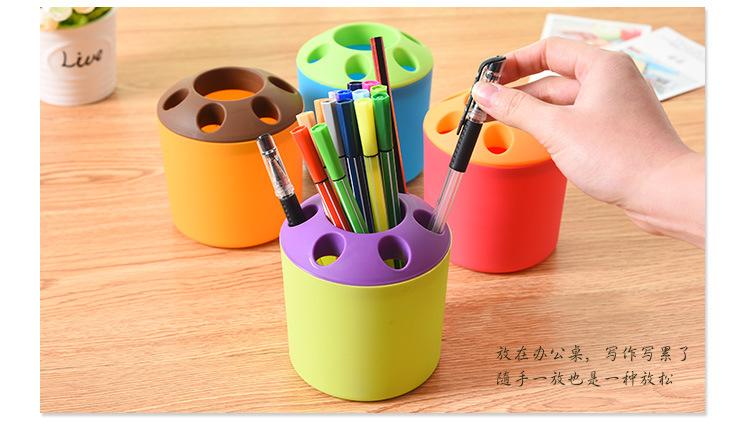 Cốc đựng bút, bàn chải và vật dụng cá nhân