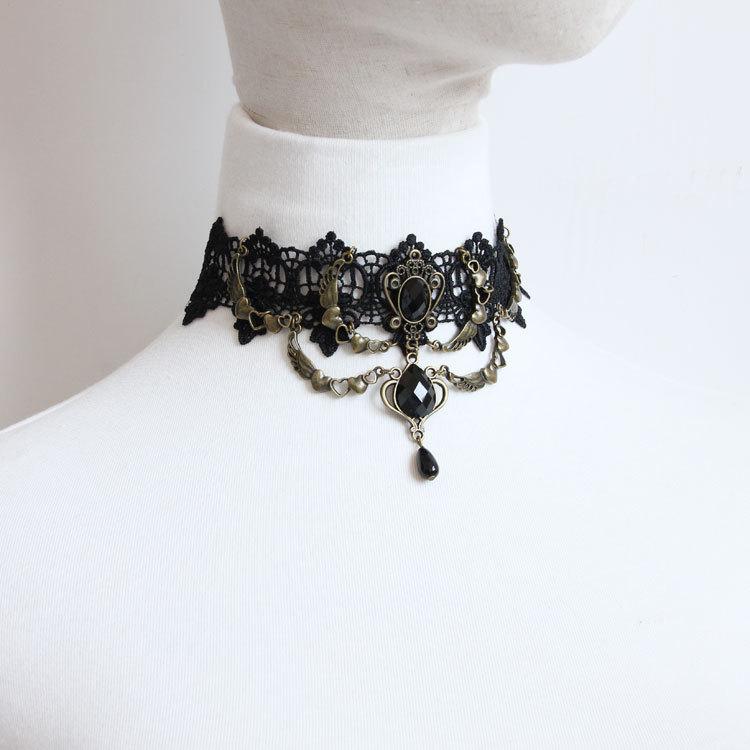 Vòng cổ choker cánh thiên thần kết hợp trái tim đen quyến rũ và nữ tính