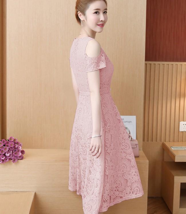 Đầm ren xòe dự tiệc sang trọng