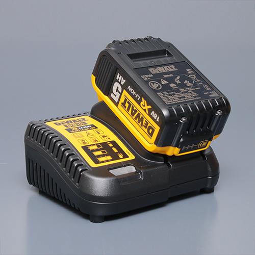 18V-5.0Ah Máy vặn bu lông động lực pin Dewalt DCF899HP2-KR (Không chổi than, kèm 2pin)