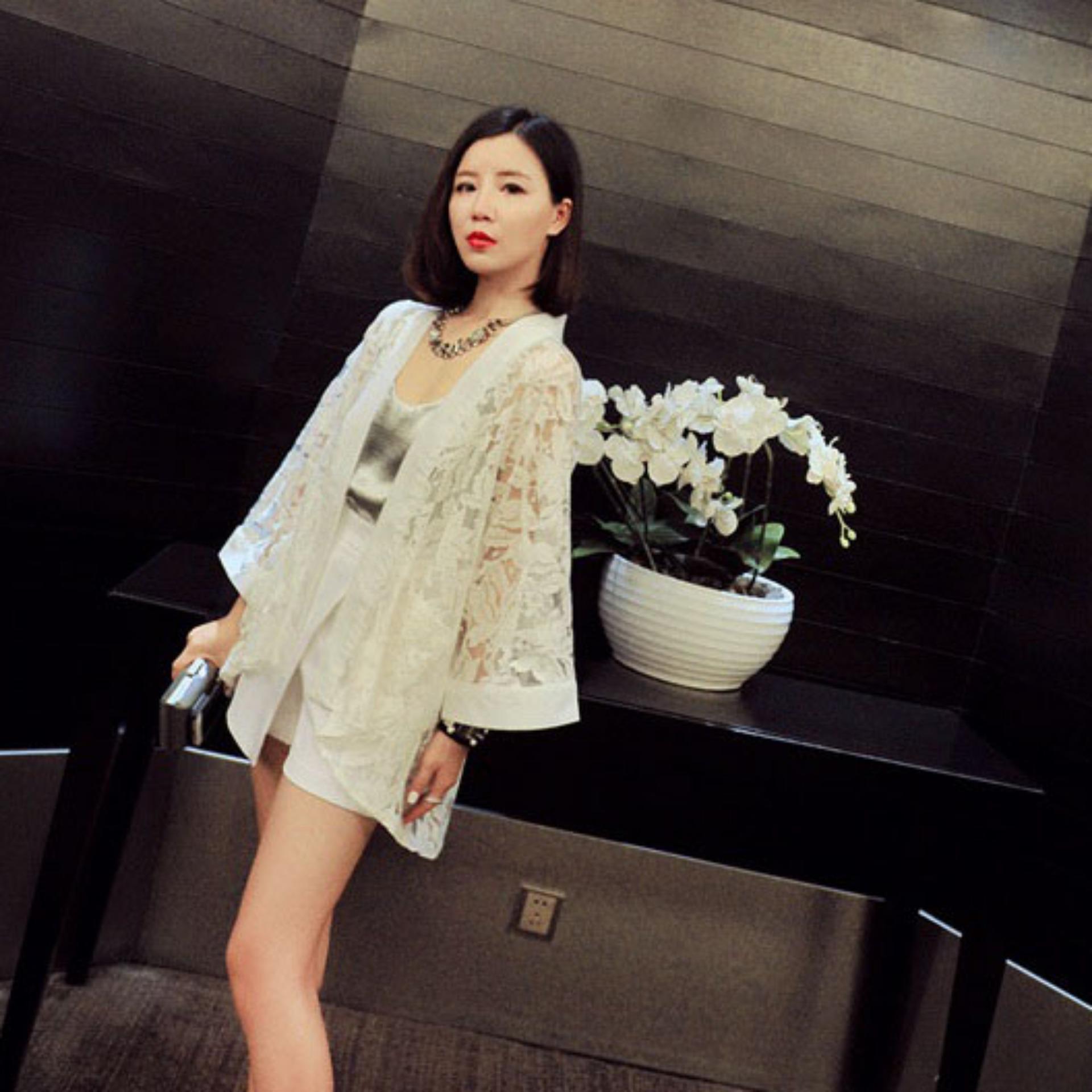 Aó khoác kimono ren trắng