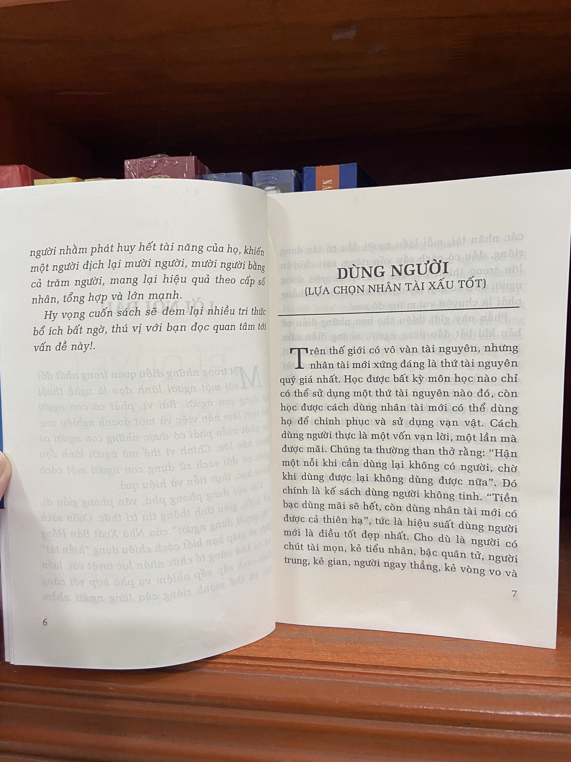 sách - Bí quyết dùng người