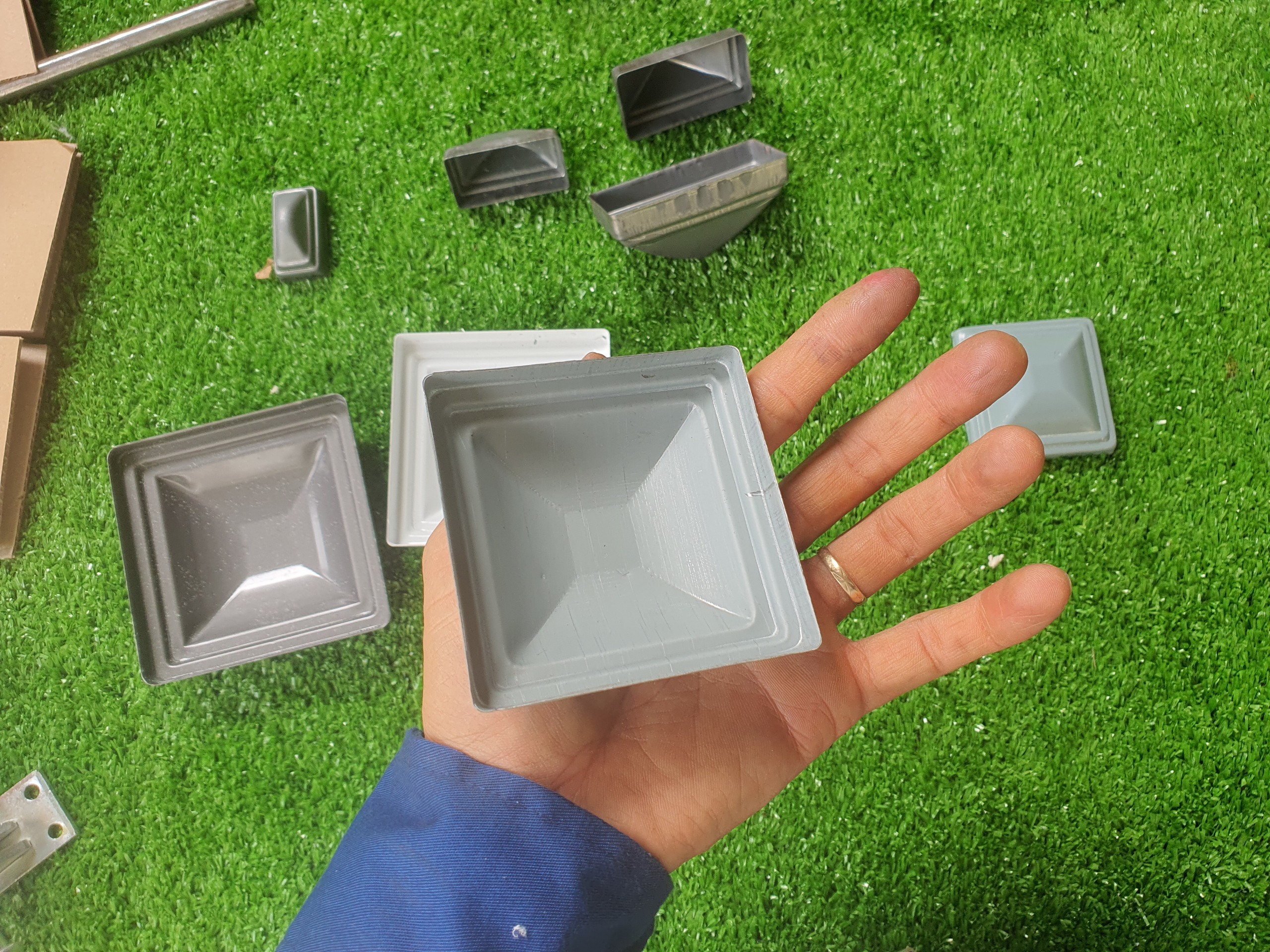 10 cái chụp đầu sắt hộp tôn dập