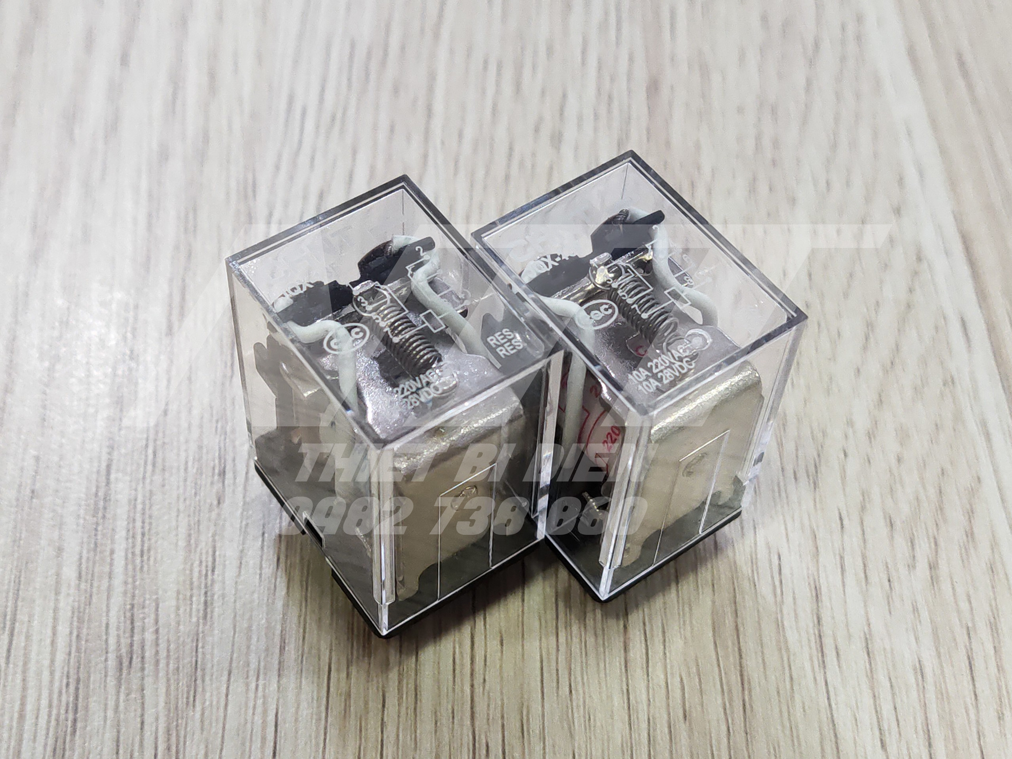 Relay kiếng 8 chân dẹp lớn JQX-13F/2 Chint