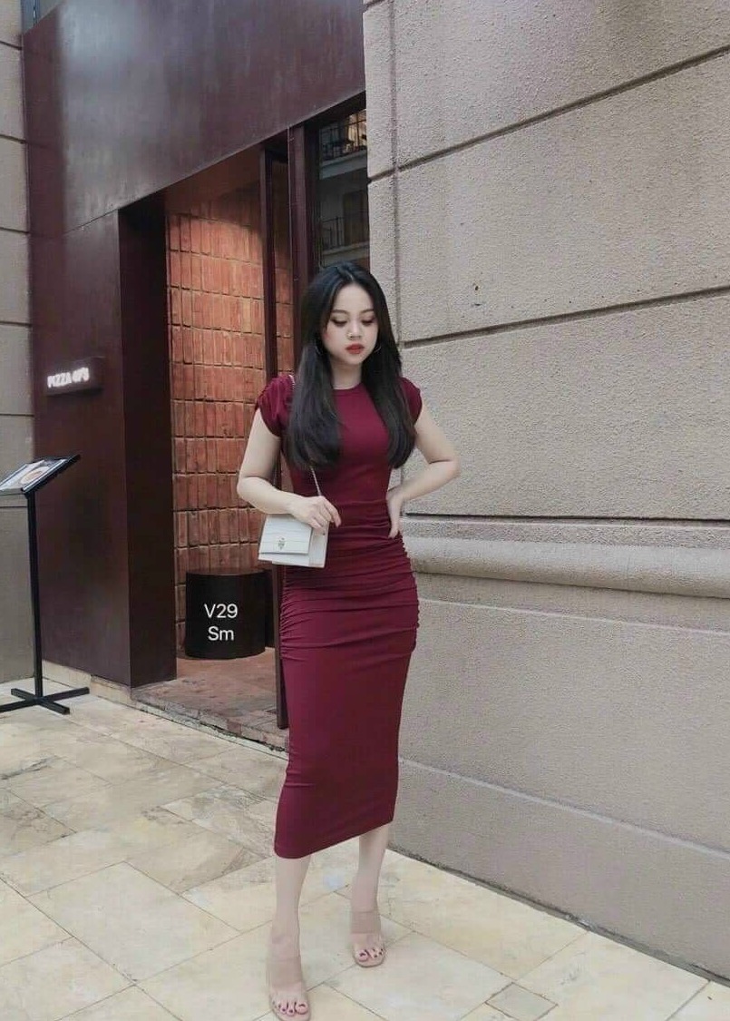 Đầm body nhún hông dáng dài cổ tròn xinh xắn