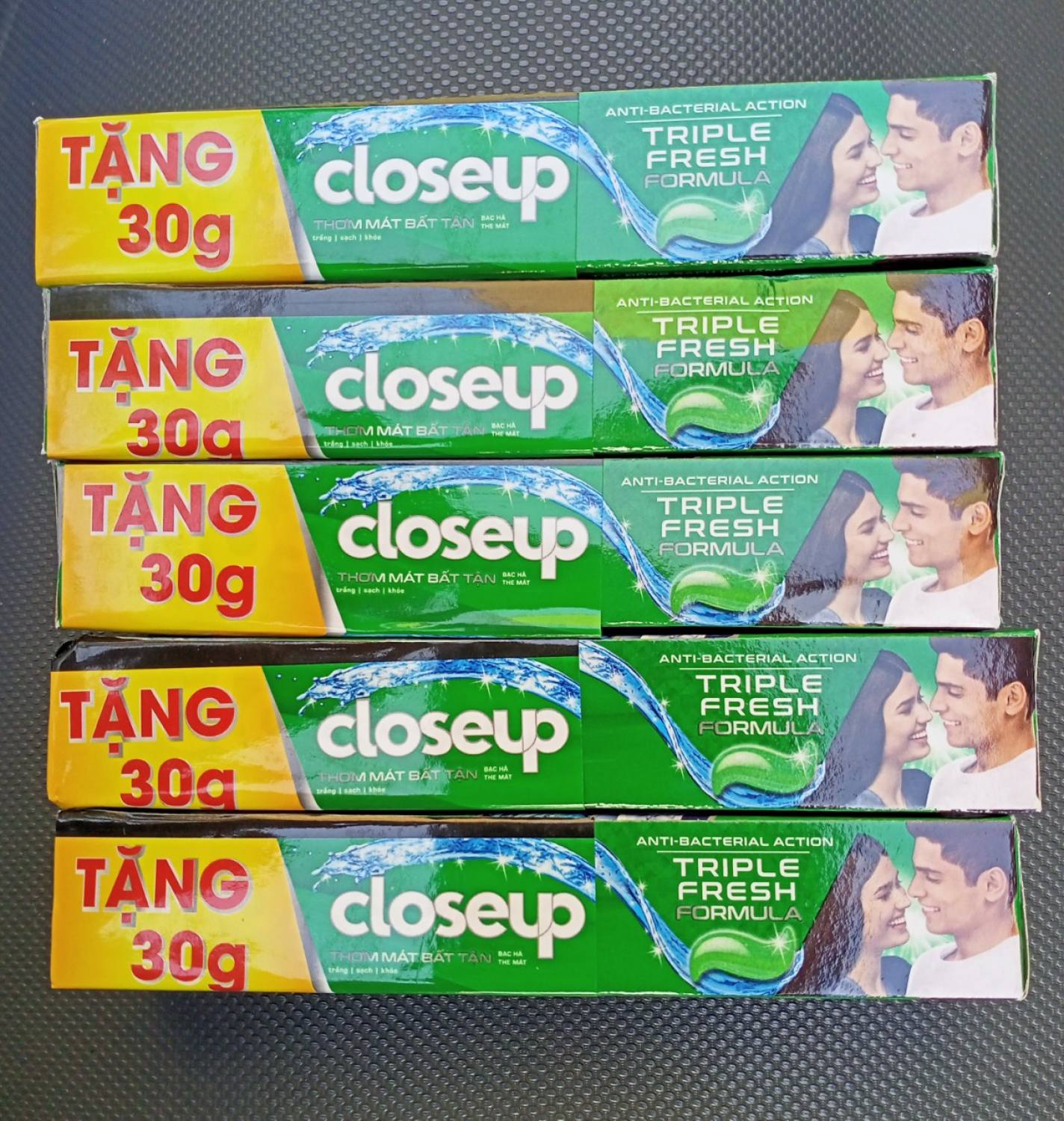 combo 10 tuýp kem đánh răng closeup 30g
