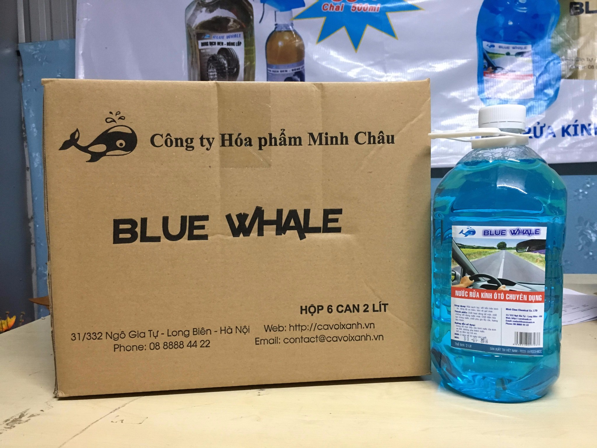 Nước rửa kính ô tô Blue Whale 1 thùng 6 can x 2 lít