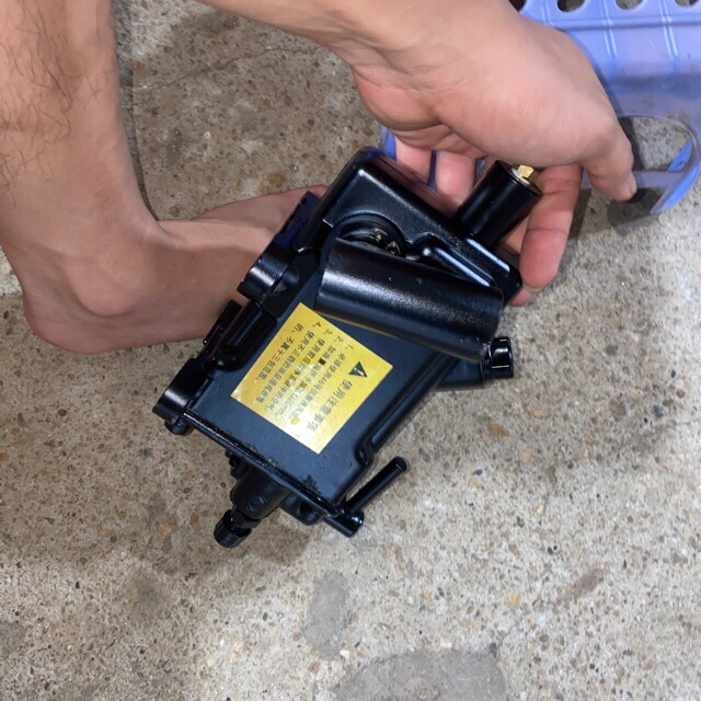 Kích cabin KB405 mã DX93259820100 shacman, phụ kiện thay thế, đồ bền cao, cam kết như hình, uy tín niềm tin của khách hàng mới là quan trọng ( hàng đúng trên hình)