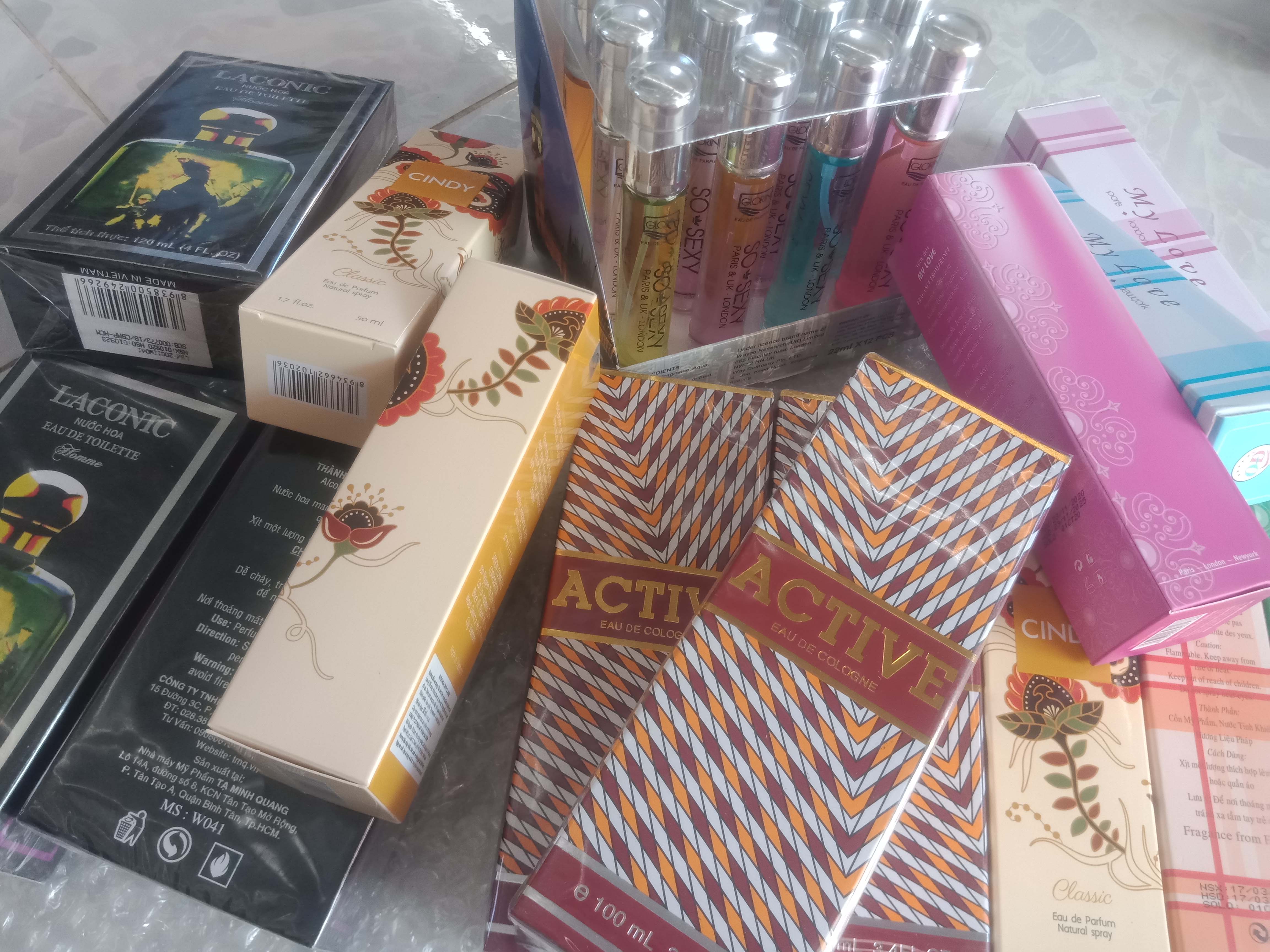 Nước hoa mỹ LACONIC cực thơm