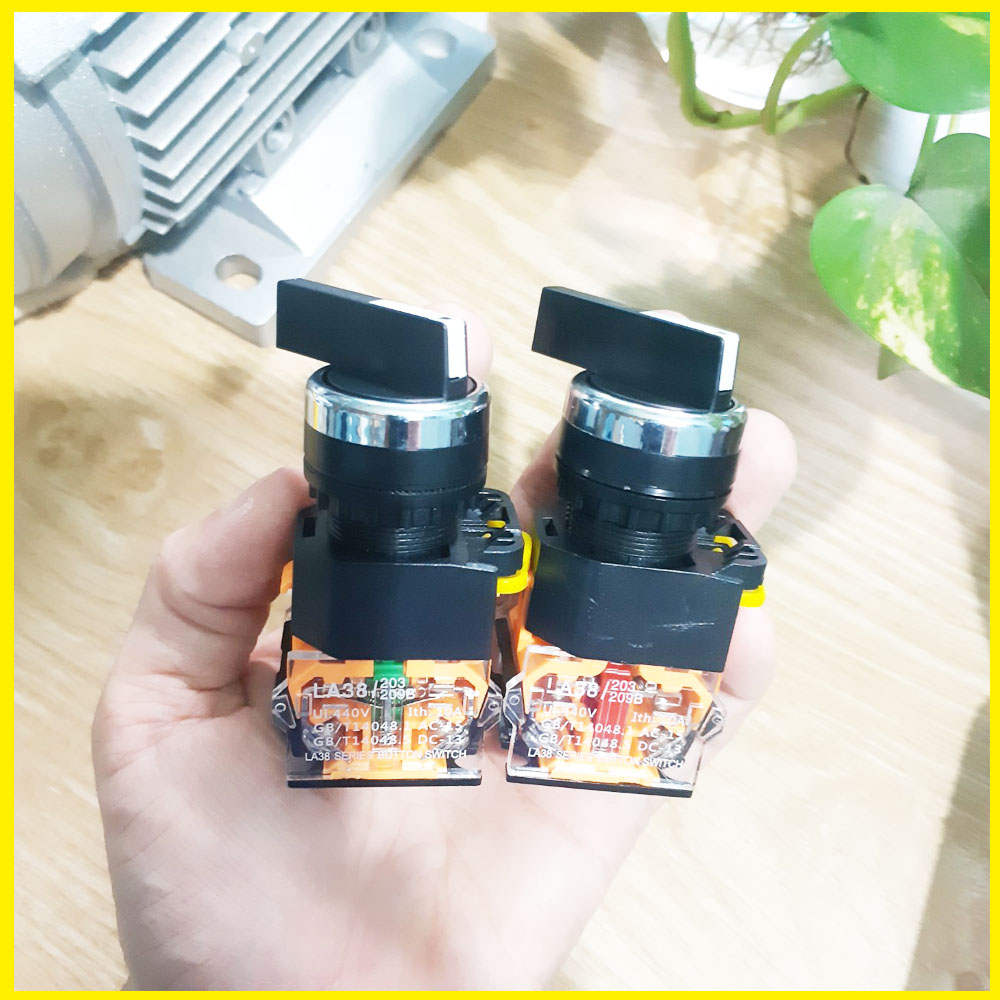 Công tắc xoay tự giữ 2 và 3 vị trí , cần dài , phi 22 mm