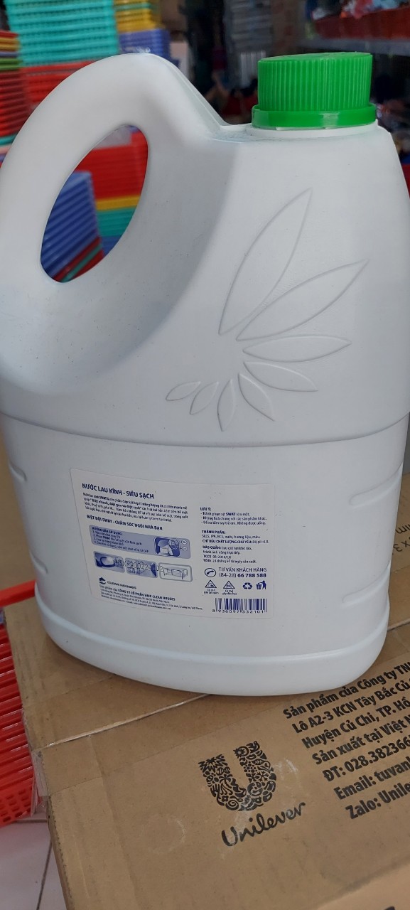 Nước lau kính Swat  can 4kg