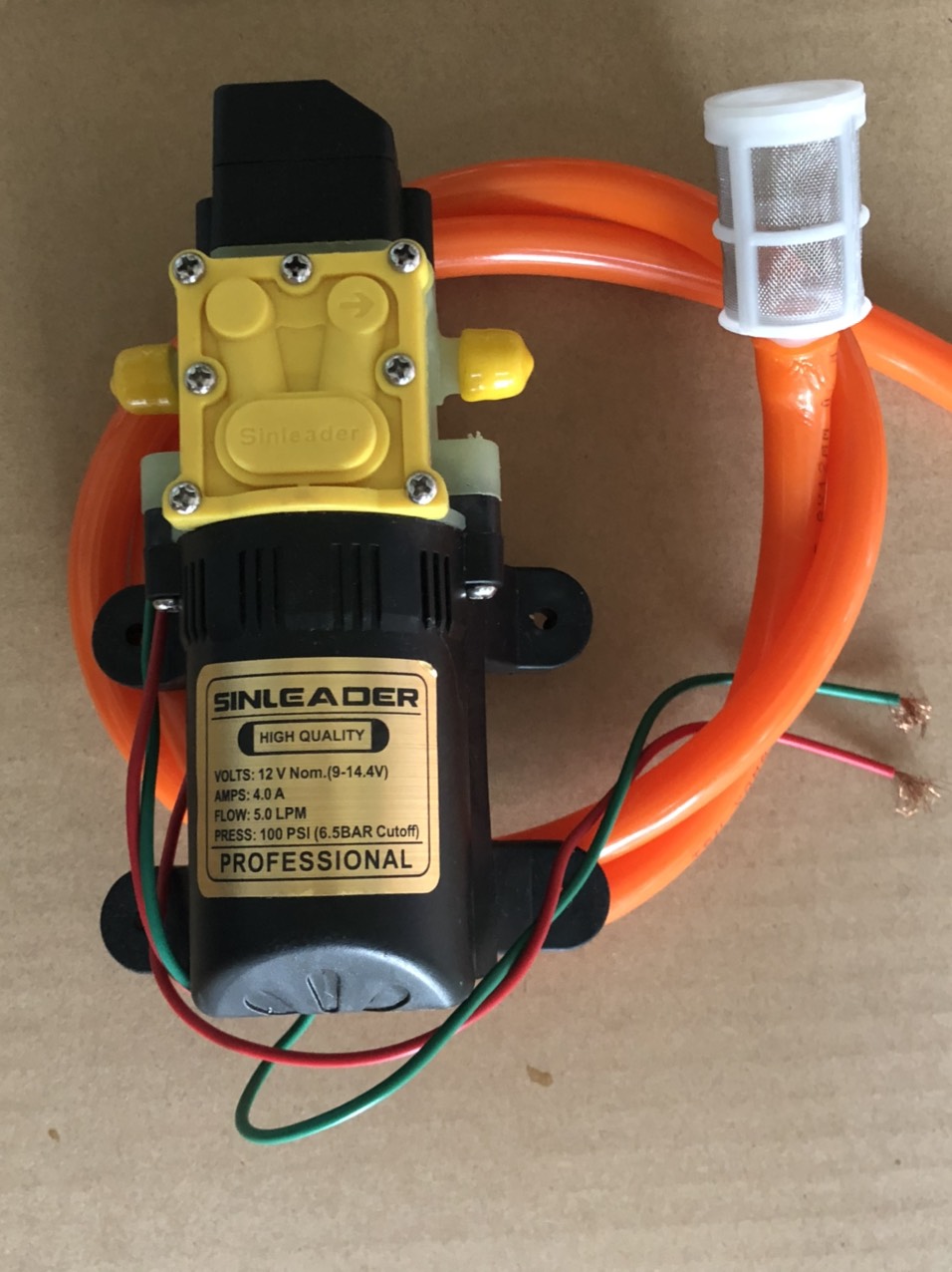 Bộ bơm tăng áp mini Sinleader đơn kèm 1m dây hút và lọc rác như hình