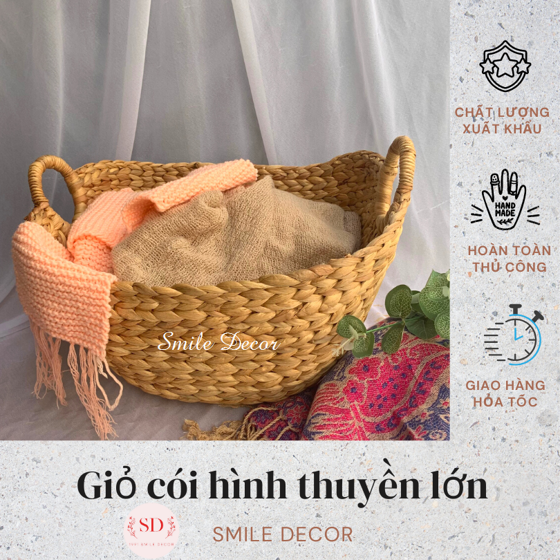 Hyacinth basket with handles for clothes, blankets