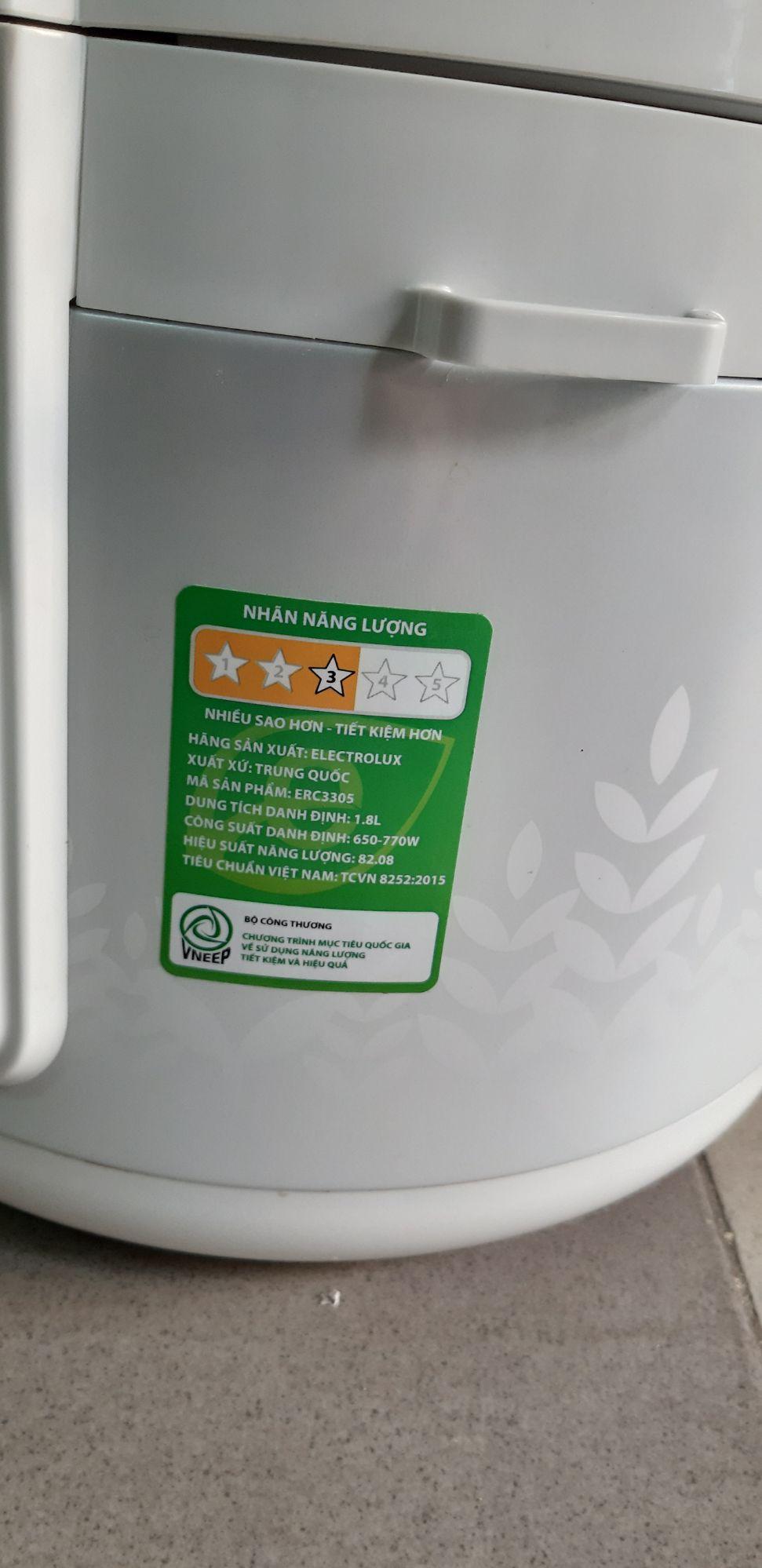 Nồi cơm điện Electrolux 1.8 lít ERC3305- hàng trưng bày