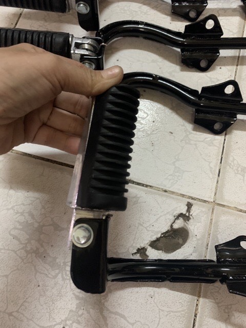 [HCM]gác chân máy kiểu  xe Yamaha gập gù