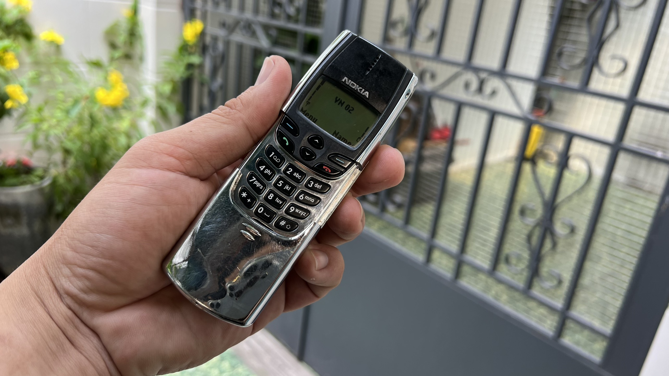 Lk Điện thoại Nokia 8810 chính hãng (1724)