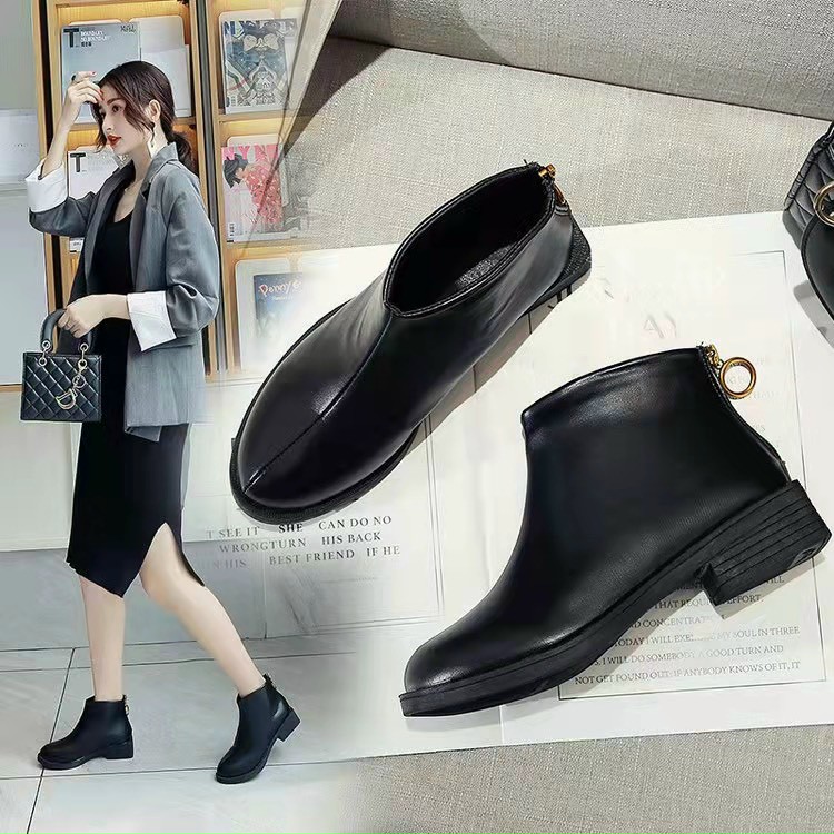 GIÀY BOOTS DA ĐEN KHÓA PHÍA TRƯỚC