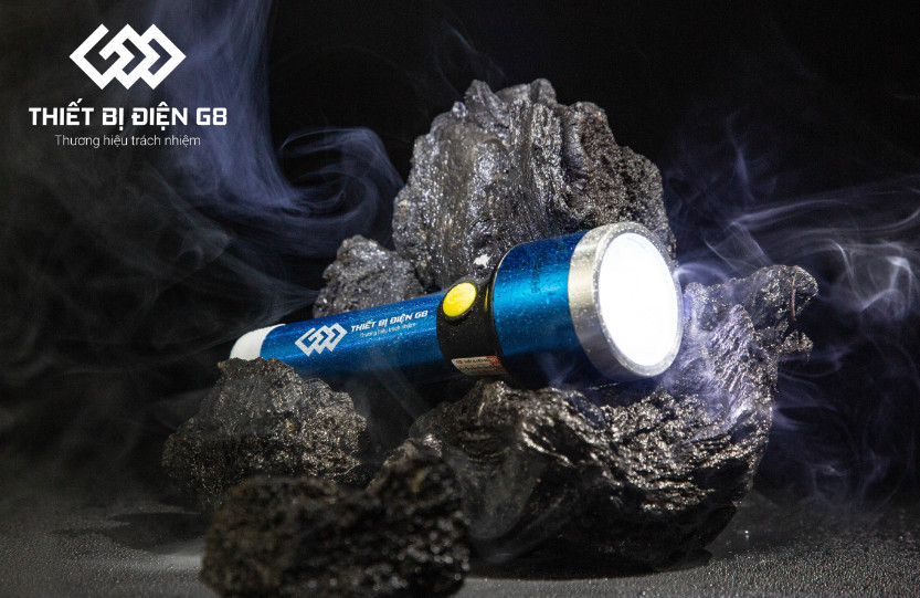 Đèn pin cầm tay g8, model g8-570