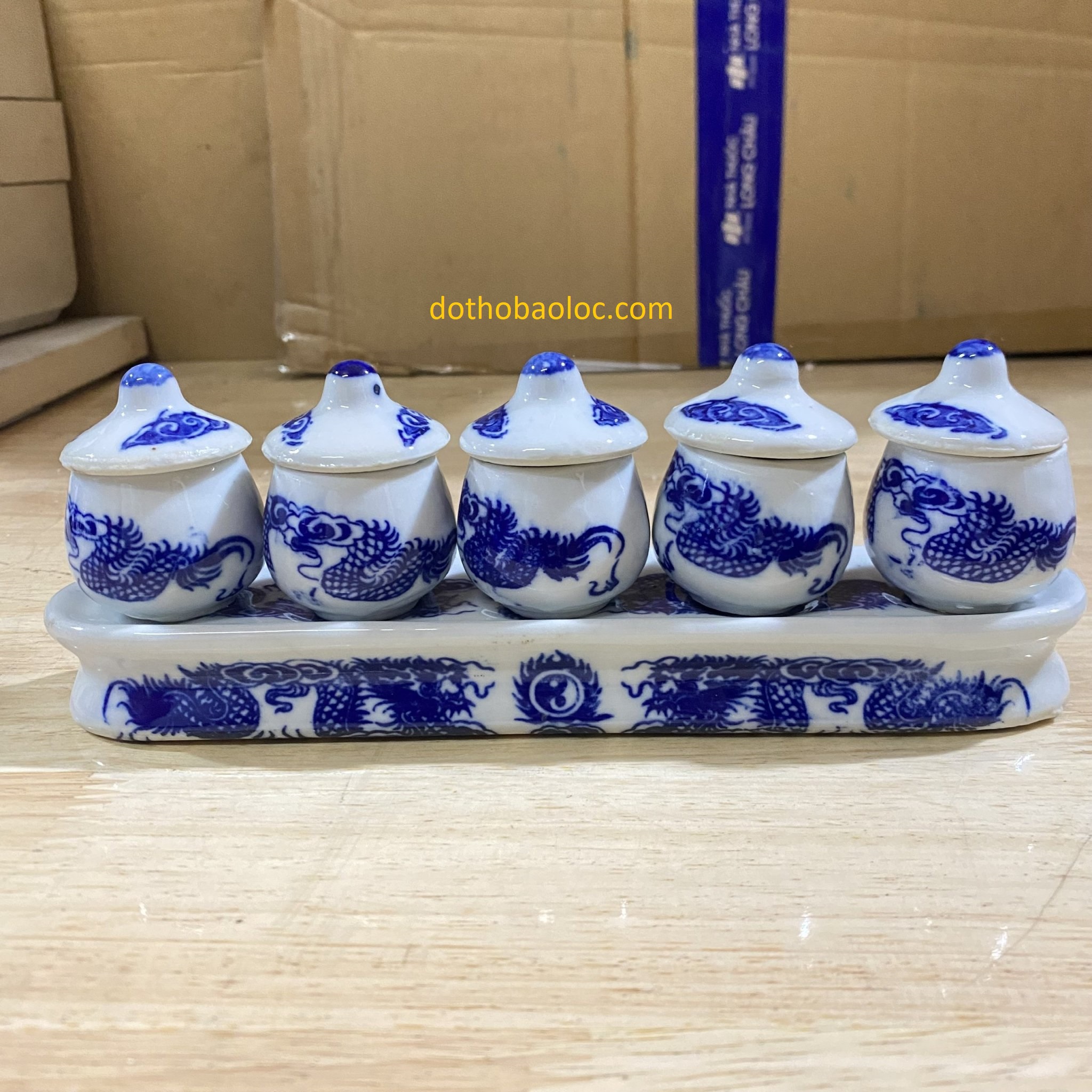 Chum nước thờ ,áng nước sứ Bát Tràng bộ 5 ly