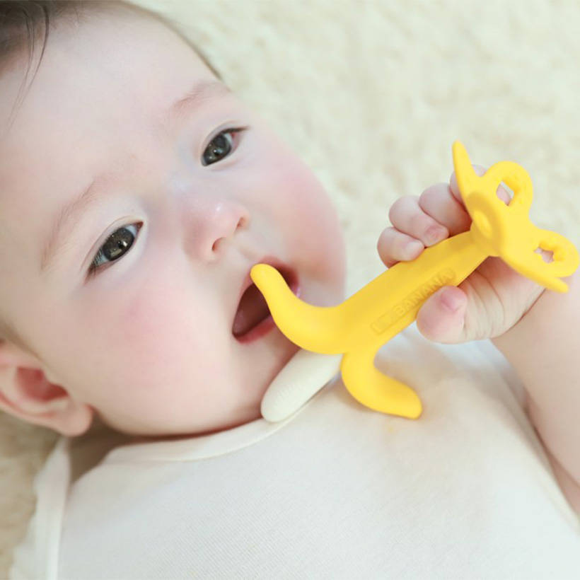Ngậm nướu Ange hình quả chuối AG044
