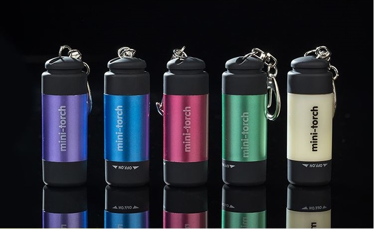 Đèn pin siêu mini kiêm móc khóa ( SẠC CỔNG USB )