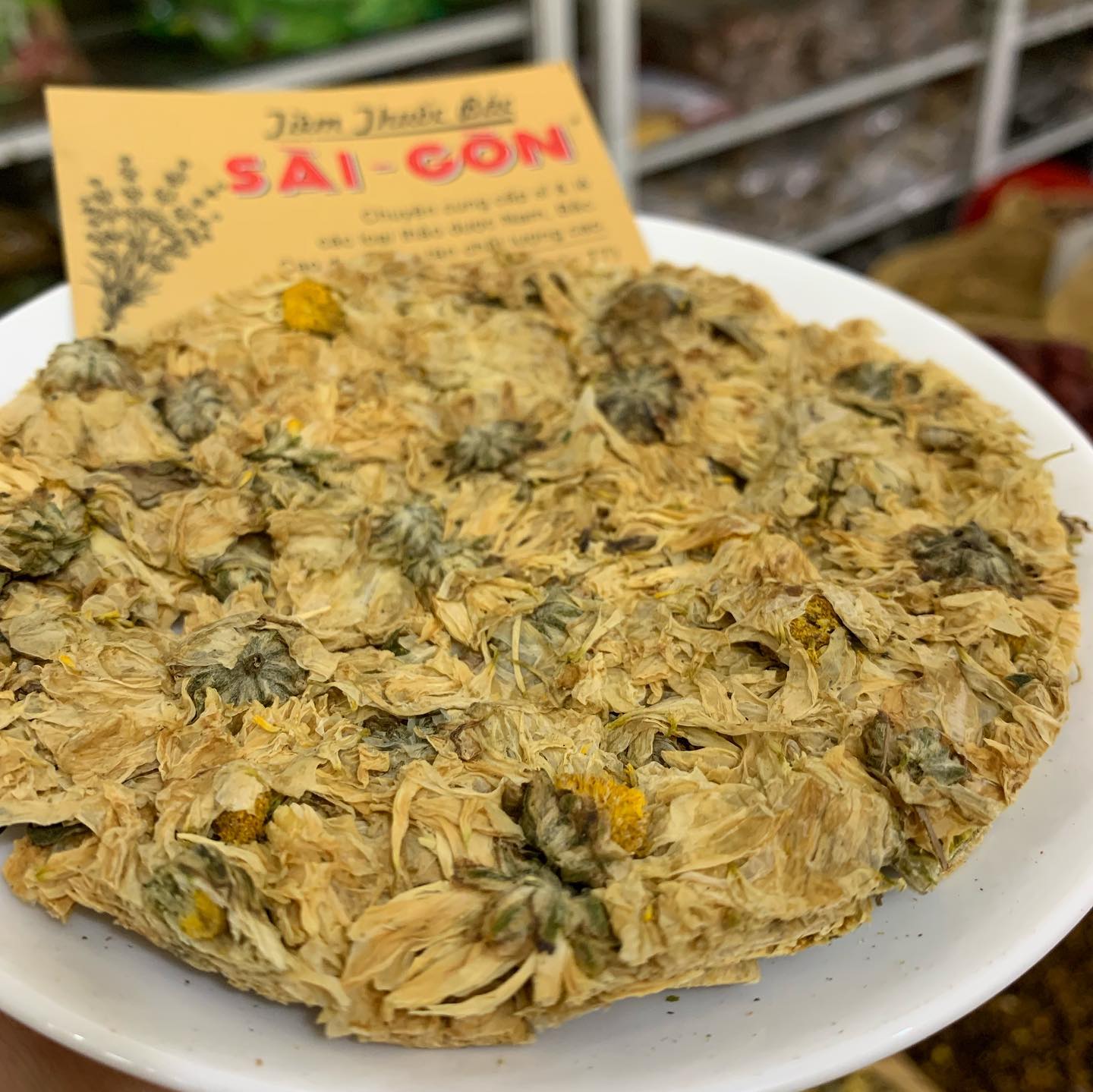 Hoa Cúc Vàng Ép Bánh Tròn 100g