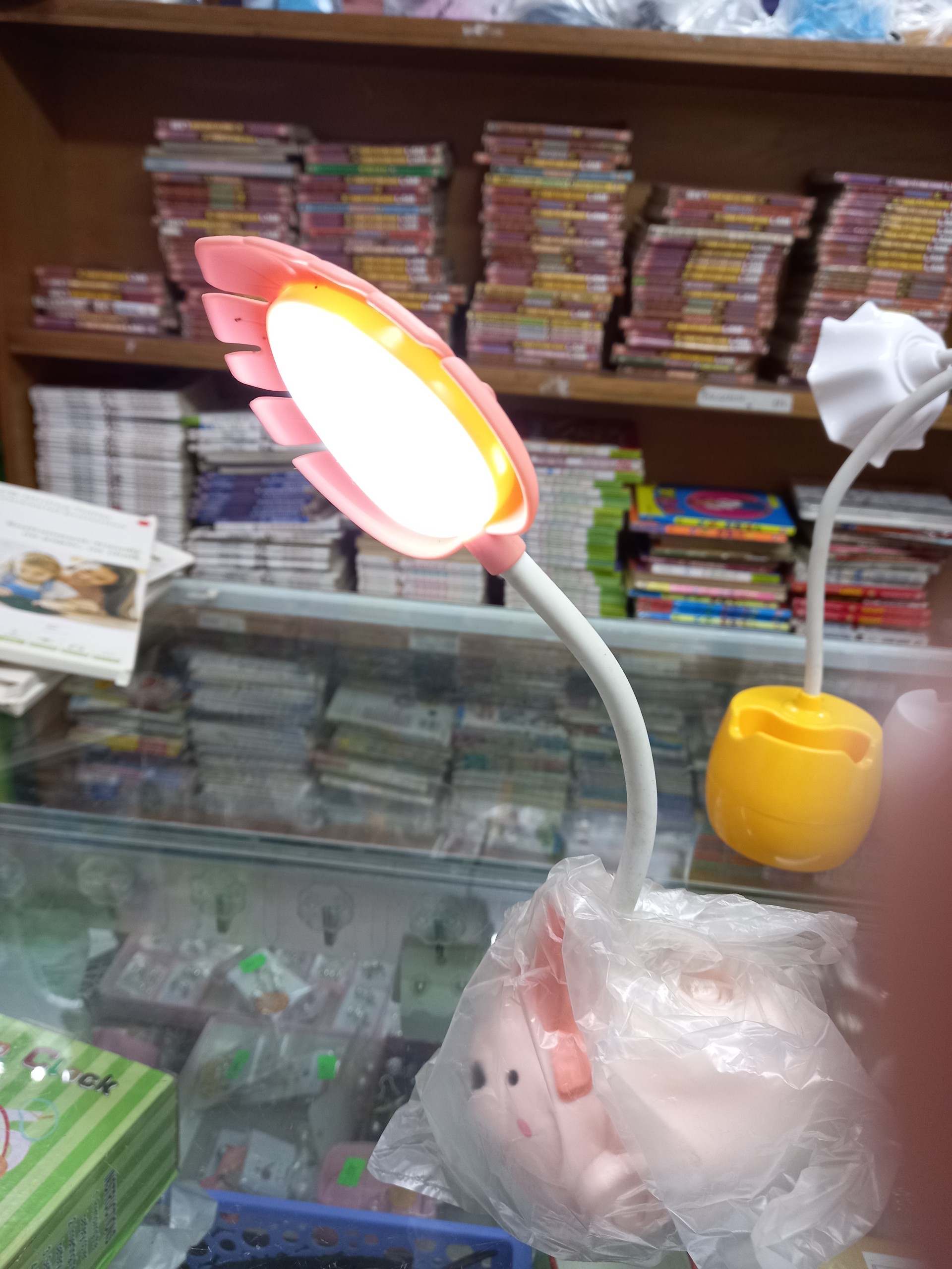Đèn Học Để Bàn Xoay 360 Độ Hình Cute