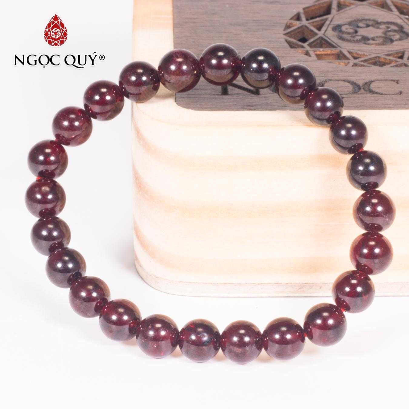 [HCM]Vòng tay đá garnet 8mm mệnh hoảthổ (màu đỏ mận) - Ngọc Quý Gemstones