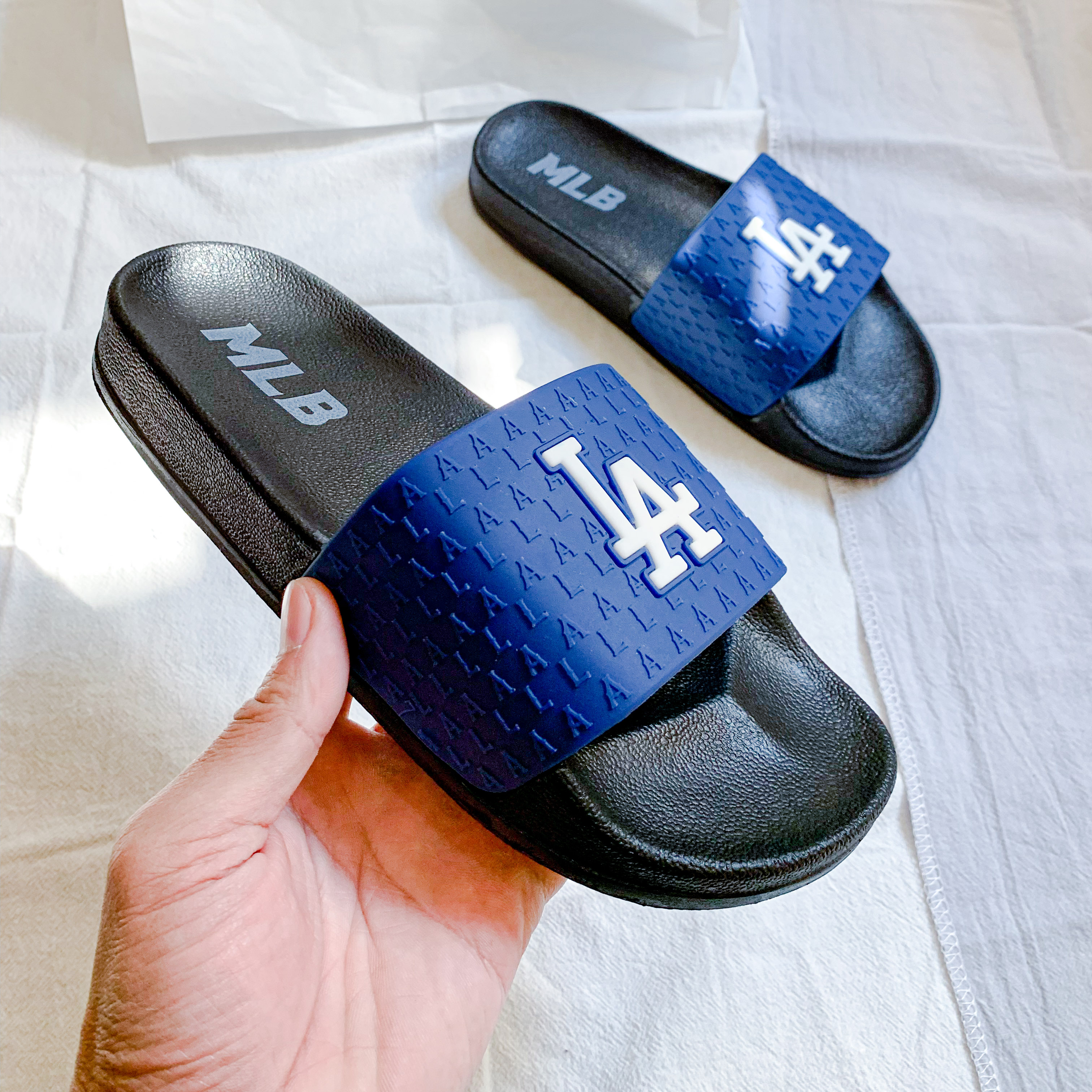 Mlb LA men's and women's sandals with fashion details embroidered on high-class ultra-light bread soles