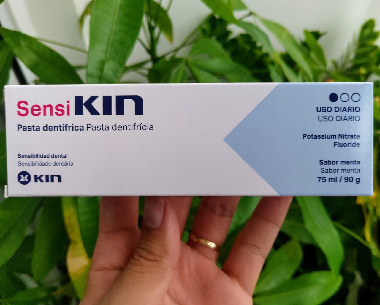Kem đánh răng ngăn ngừa ê buốt Sensi Kin Toothpaste 75ml