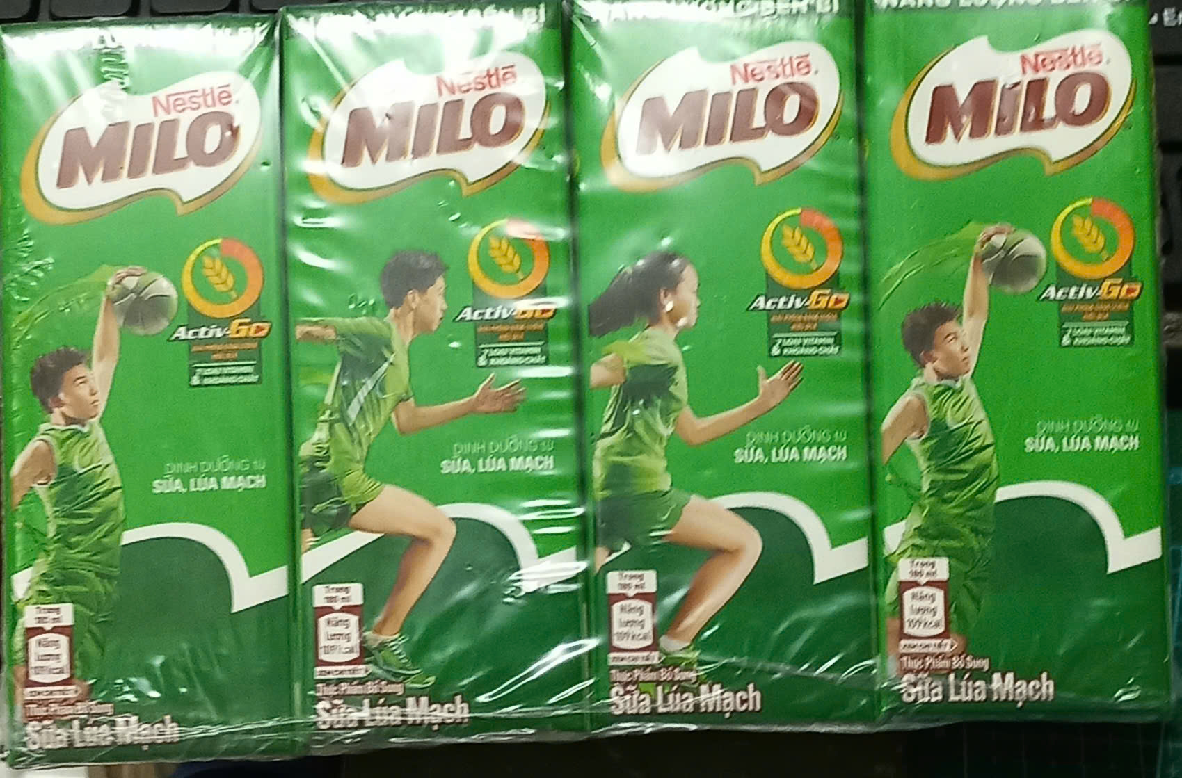 Vinamilk Sữa Milo Lúa Mạch 180ml Có Đường 4 Hộp Trẻ em Chiết xuất mạch nha Vitamin & Khoáng chất