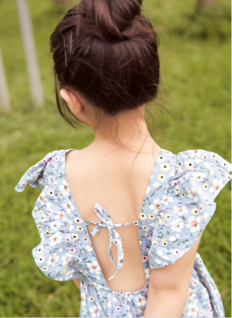 ĐẦM HOA BÉ GÁI TAY CÁNH BƯỚM RABITY